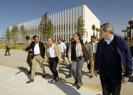 El presidente de México y el gobernador de Coahuila visitan Ciudad Universitaria en Arteaga 