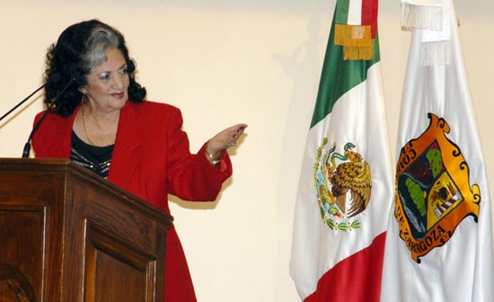 Presenta el gobernador Humberto Moreira el libro de la Señora Nohemí Durán Reyes