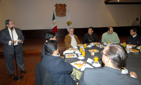 Elogia COPARMEX Coahuila Sureste inversión pública y respaldo a la industria automotriz 