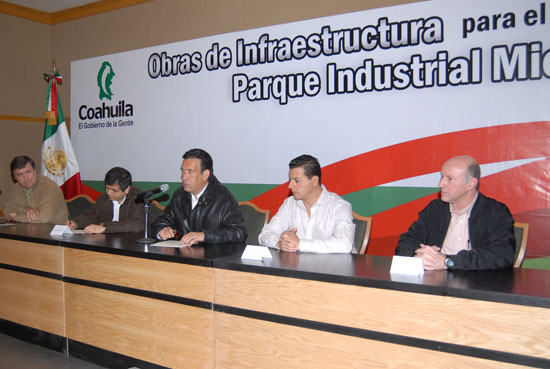 Presenta el gobernador Humberto Moreira obras de infraestructura para el Parque Mieleras