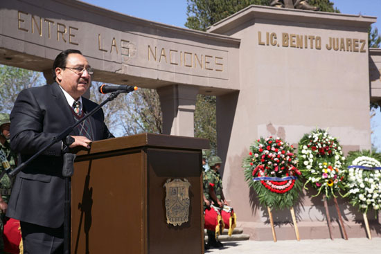 Conmemoran el 204 aniversario del natalicio de Benito Juárez 