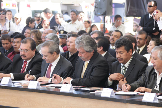 El convenio Mano con Mano 2010-2011 ejercerá más de 14 mil 111 millones de pesos en Coahuila 
