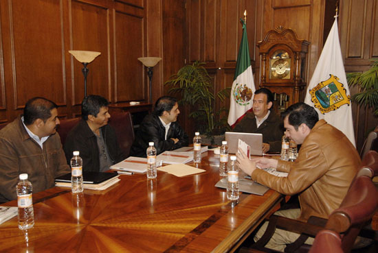 Humberto Moreira se reúne con alcaldes de Múzquiz, San Juan de Sabinas y Sabinas