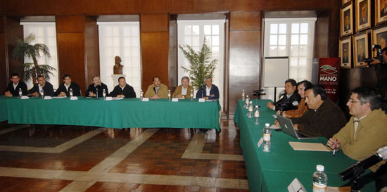 Humberto Moreira se reúne con alcaldes de Múzquiz, San Juan de Sabinas y Sabinas