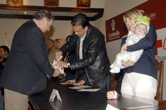  INICIA EL GOBERNADOR HUMBERTO MOREIRA VALDÉS LA COLECTA ANUAL DE LA CRUZ ROJA 2010 EN COAHUILA 