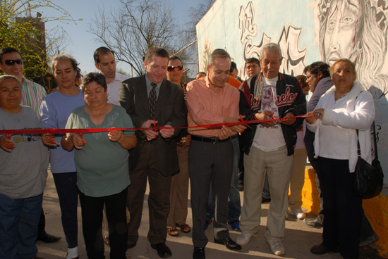 Lleva alcalde beneficios a la colonia Morelos 