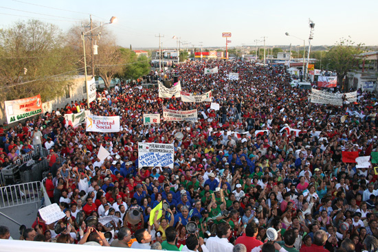 Miles protestan en Acuña con cacerolas contra el gobierno de Calderón 