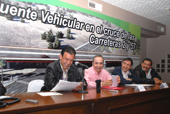 PRESENTA GOBERNADOR Y ALCALDE PROYECTO DE CONSTRUCCIÓN DE PUENTE VEHICULAR 