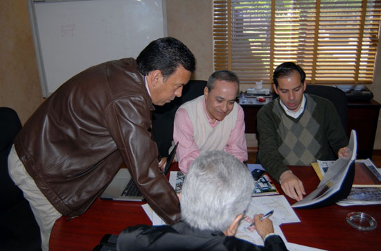 Se reúnen el gobernador Humberto Moreira y el alcalde nigropetense