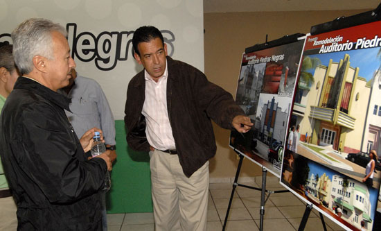 Presenta el gobernador Humberto Moreira Valdés el proyecto del auditorio de Piedras Negras 