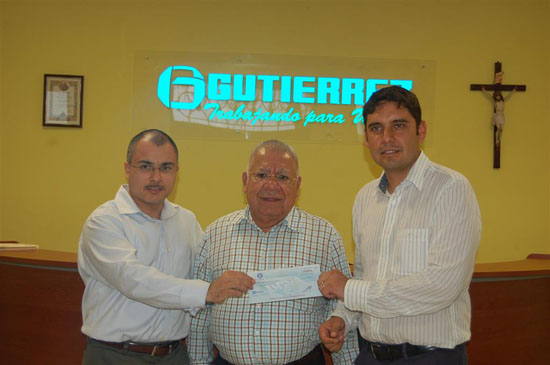 Recibe Antonio Nerio aportación de cien mil pesos de Empresas Gutiérrez 