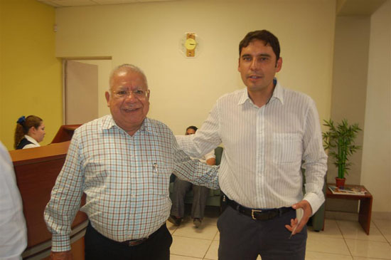 Recibe Antonio Nerio aportación de cien mil pesos de Empresas Gutiérrez 