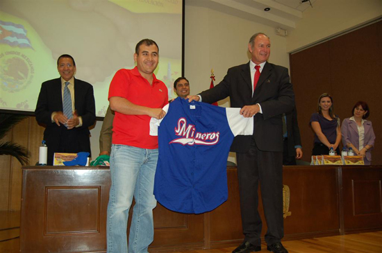 Firma Antonio Nerio Maltos convenio de colaboración deportiva con Cuba