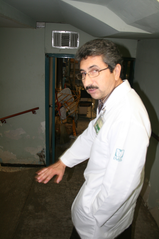 Pérdidas millonarias deja tromba, en clínica del IMSS en ciudad Acuña, Coahuila 