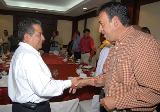 Se reúne el gobernador Humberto Moreira Valdés con líderes sindicales coahuilenses 