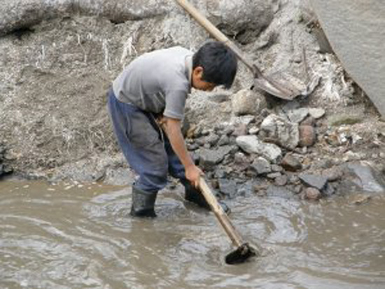 Hay en el mundo 218 millones de niños que trabajan 