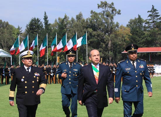 Encabeza Presidente recepción de las Banderas de Hidalgo y Allende  