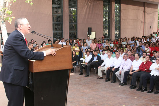 Presenta Héctor Franco López su primer informe legislativo 