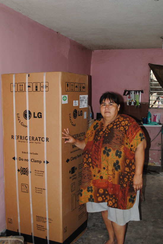 Entregan en Acuña 585 refrigeradores y 247 estufas a  familias afectadas por huracán “Alex” 