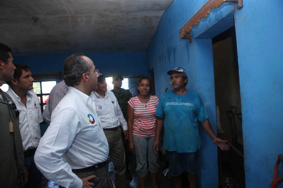 Evalúa Presidente Calderón daños en Coahuila por Tormenta Tropical "Alex" 