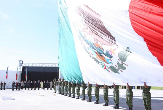 Independencia y Revolución son de los mexicanos: FCH  