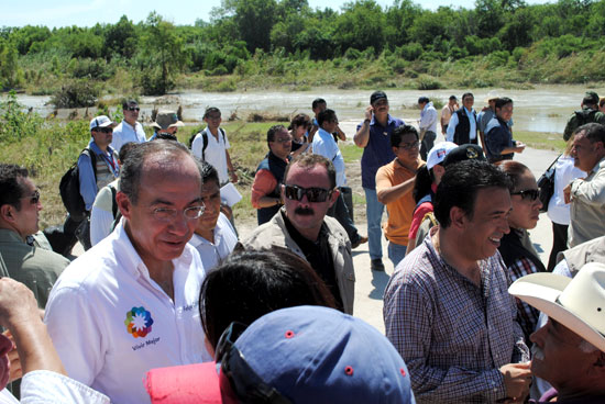 Visita el presidente Felipe Calderón un sector de Piedras Negras 