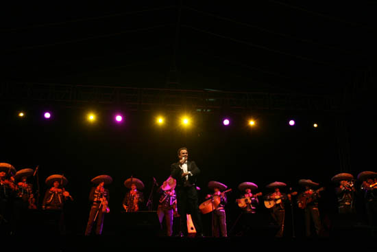 Con un rotundo éxito se presentó el tenor Fernando de la Mora en Acuña 