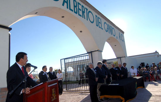 El gobernador Humberto Moreira inauguró en Arteaga la extensión del Colegio Liceo Alberto del Canto 