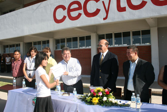 Encabeza Raúl Vela Erhard inicio de ciclo escolar en CECYTEC de Acuña