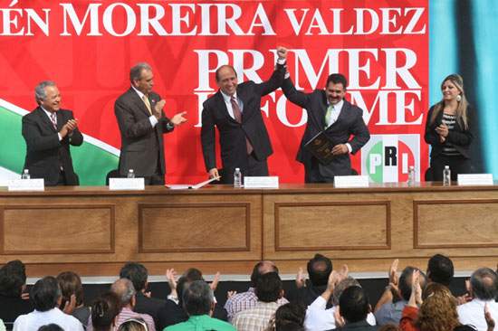 Entrega Rubén Moreira informe legislativo
