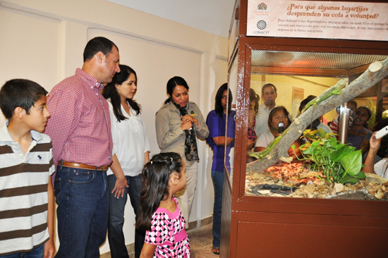 Inaugura presidente municipal exposición de reptiles vivos en la Plaza de las Culturas 