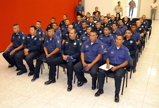 Renivelan  salarios a la Policía Municipal con recursos por 1.6 MDP 