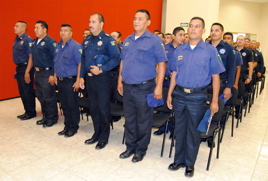 Renivelan  salarios a la Policía Municipal con recursos por 1.6 MDP 
