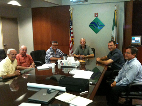 Se reúne presidente municipal y gerente de Simas con directivos del Nadbank en San Antonio, Texas