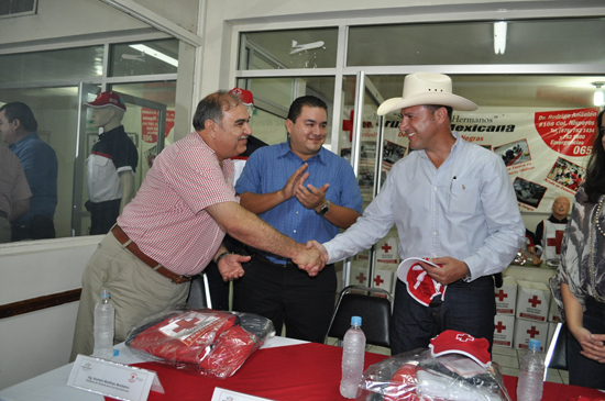 Aporta municipio 50 mil pesos para la adquisición de ambulancias para la Cruz Roja 
