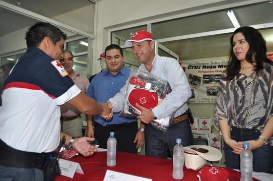Aporta municipio 50 mil pesos para la adquisición de ambulancias para la Cruz Roja 