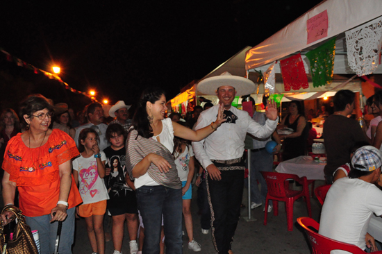 Celebran cientos de familias "Día del Charro"