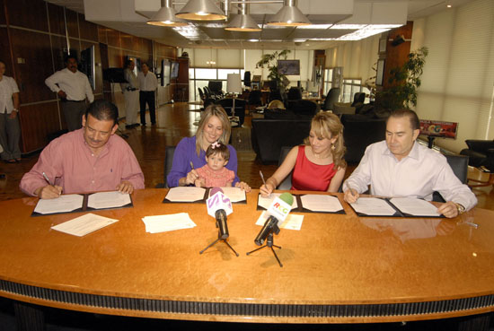 El DIF y Voluntariado Coahuila firman convenio con la fundación RCG para la difusión de los valores 