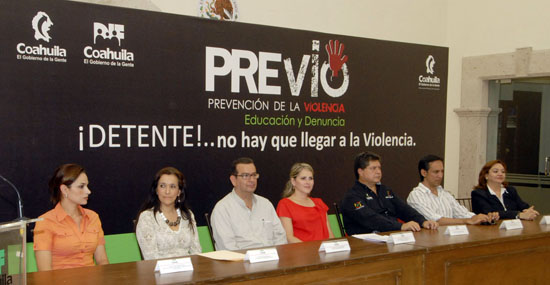 La señora Vanessa de Moreira inicia la campaña de prevención de la violencia en Coahuila 