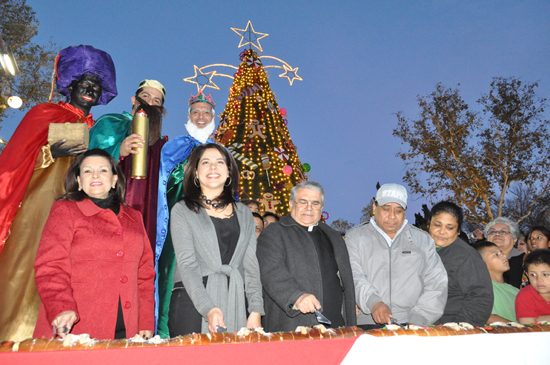 Ciudadanía revive tradición de Día de Reyes en la Gran Plaza 