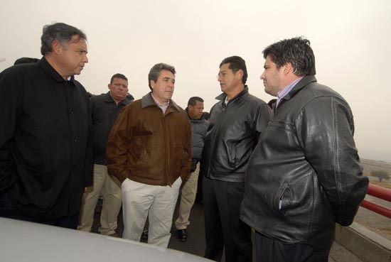 El gobernador Jorge Torres entrega el puente vehicular sobre la carretera 57 y el libramiento Salinas de Gortari