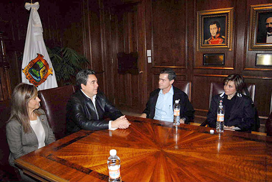 El Gobernador Jorge Torres entrega respaldo a la delegación Saltillo de la Cruz Roja