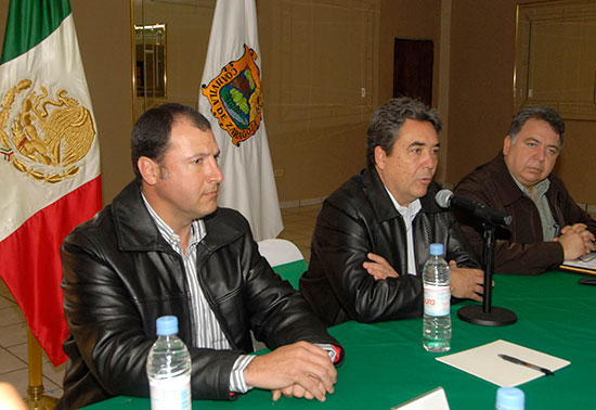 El gobernador Jorge Torres y los alcaldes reafirman compromiso de trabajar en equipo y dar continuidad a obras