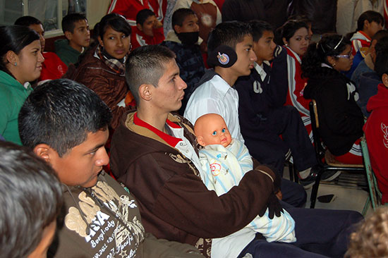 Promueven en Nueva Rosita cursos de prevención para adolescentes