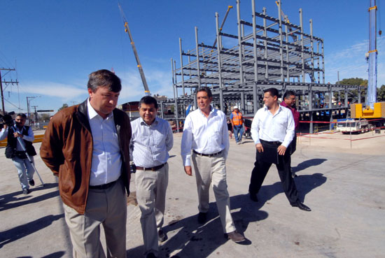 Realiza el gobernador del estado su primera gira por Torreón; ratifica al Secretario de Desarrollo Regional de La Laguna 