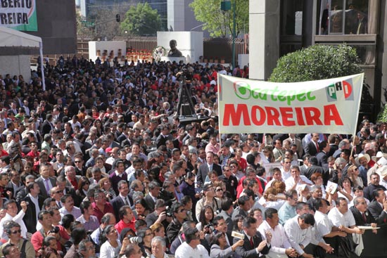 Registra Humberto Moreira su candidatura a la presidencia del CEN del PRI