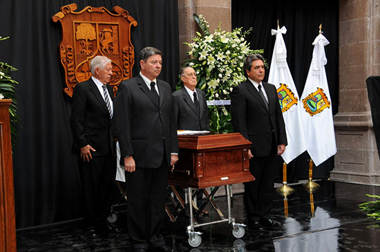 El pueblo y el gobierno de Coahuila rinden homenaje al ex gobernador del estado, José de las Fuentes Rodríguez