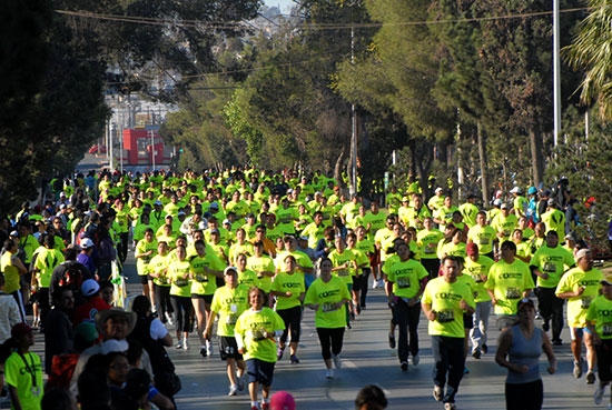 Más de 30 mil personas participan en la carrera “Corre Coahuila 5K y 10K” en todo el estado