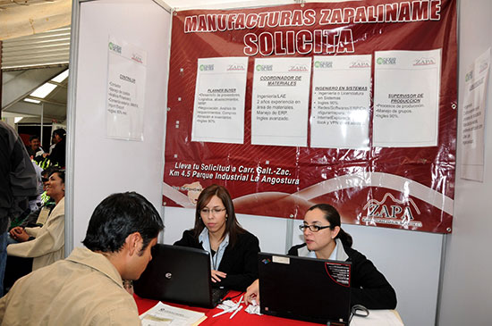 Realiza el IEE Feria del Empleo para profesionistas y técnicos en Saltillo