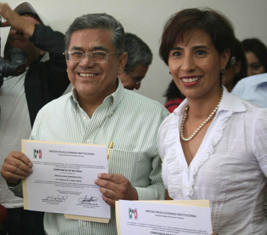 Recibe Salvador Hernández Vélez constancia de mayoría  como presidente electo del PRI Coahuila 